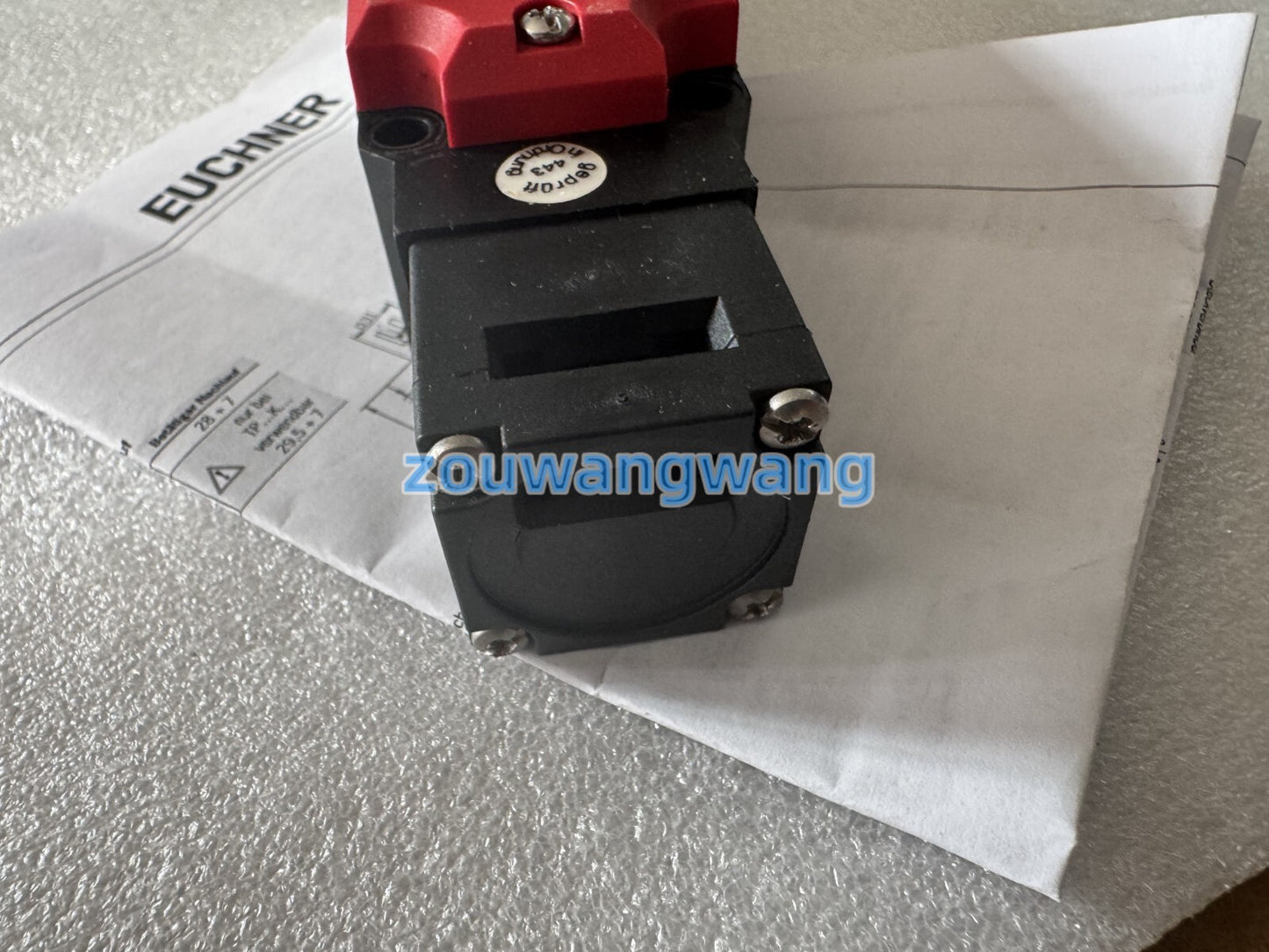 new 1pcs EUCHNER safety switches TP3-4121A024M