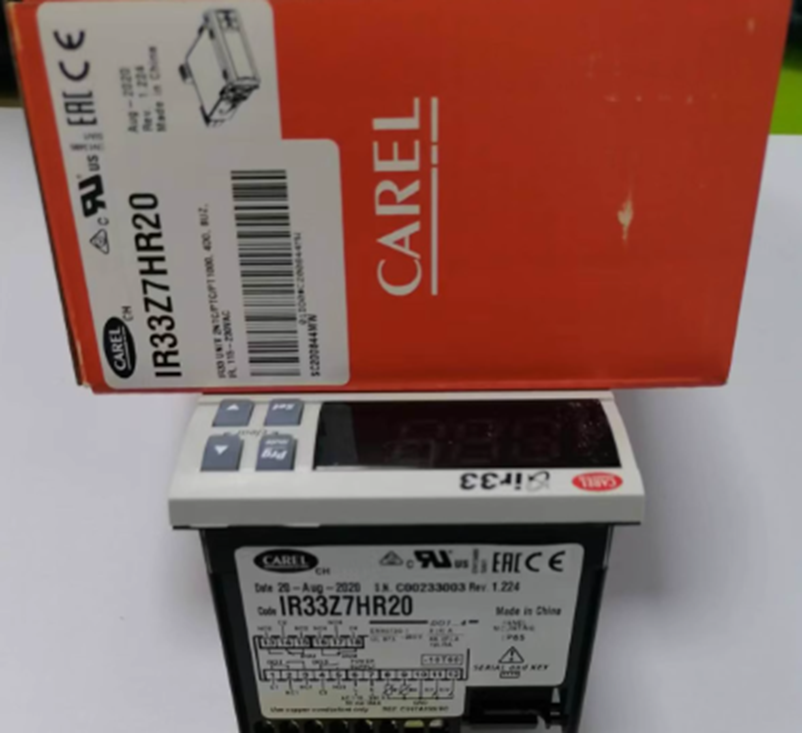 new  CAREL IR33Z7HR20 Temperature Controller CAREL