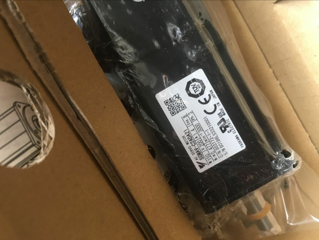 YASKAWA AC SERVO MOTOR SGMAV-C2ADA21 SGMAVC2ADA21