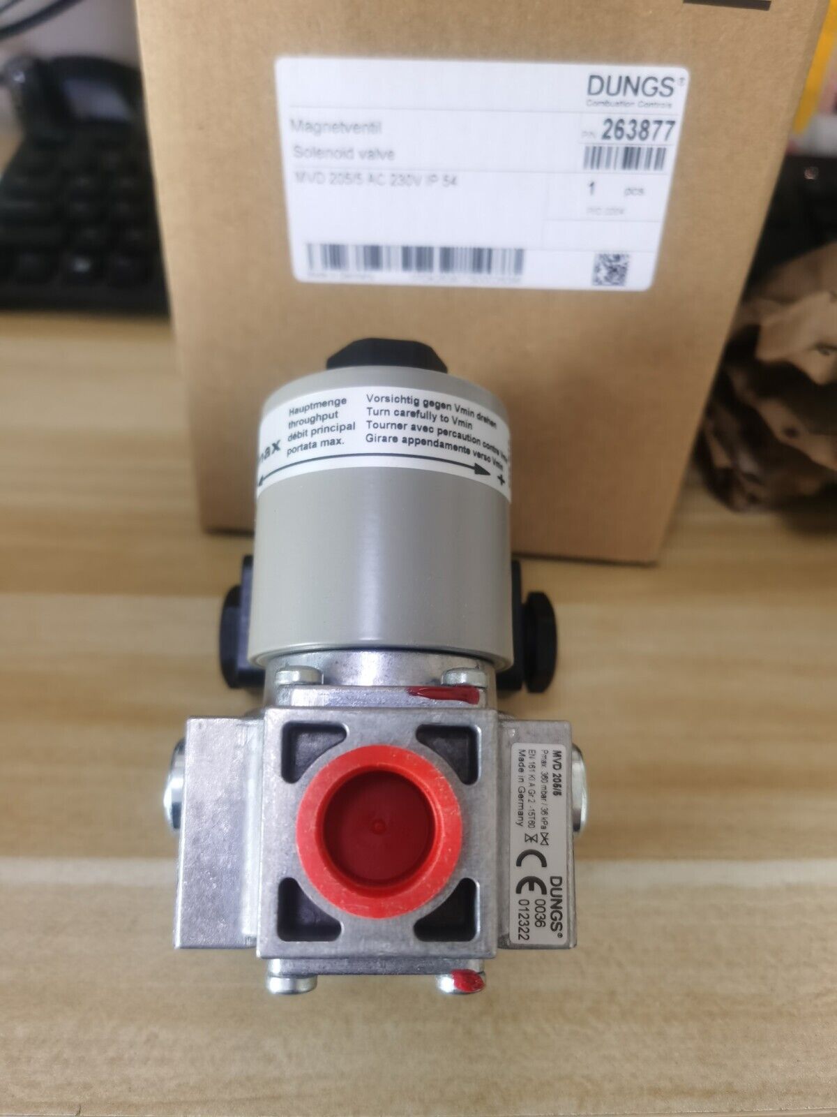 new 1PC  Dungs MVD205/5 MVD2055 AC230V IP54 Solenoid Valve