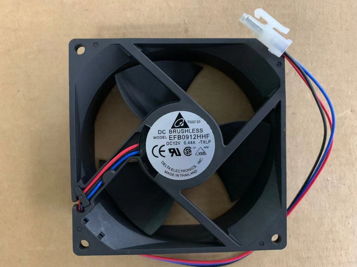 new 1pcs Delta EFB0912HHF 12V 0.44A 9cm 9032 90mm Large air volume fan 3pin