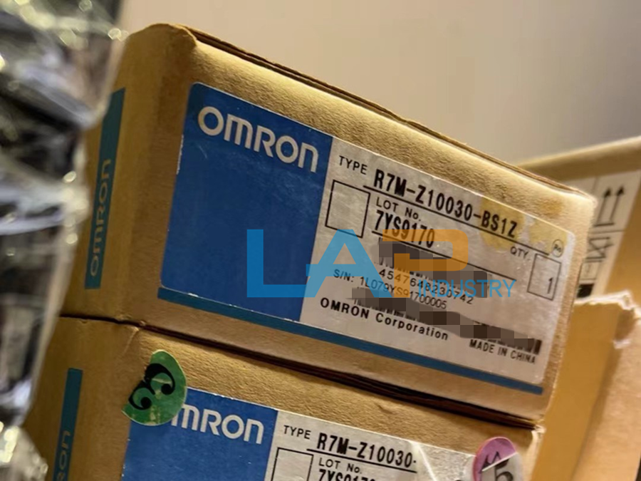 OMRON Servo Motor R7M-Z10030-BS1Z 100W 200V 0.84A 0.318N.m - OMRON
