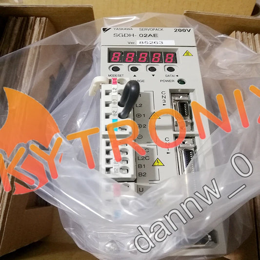 Yaskawa SGDH-02AE AC Servo Drive