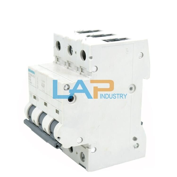 new QTY:1 FOR SIEMENS Air switch breaker 5SY6308-7CC 3P C8A  IN BOX