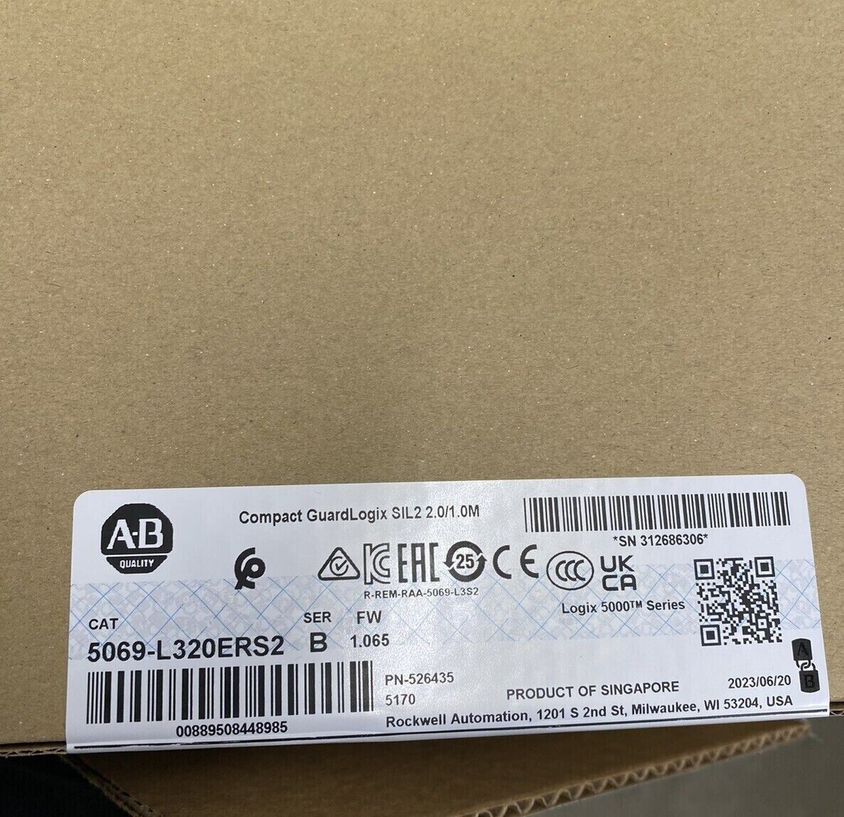 Allen-Bradley CompactLogix Controller 5069-L320ERS2/B Factory Sealed - ALLEN-BRADLEY