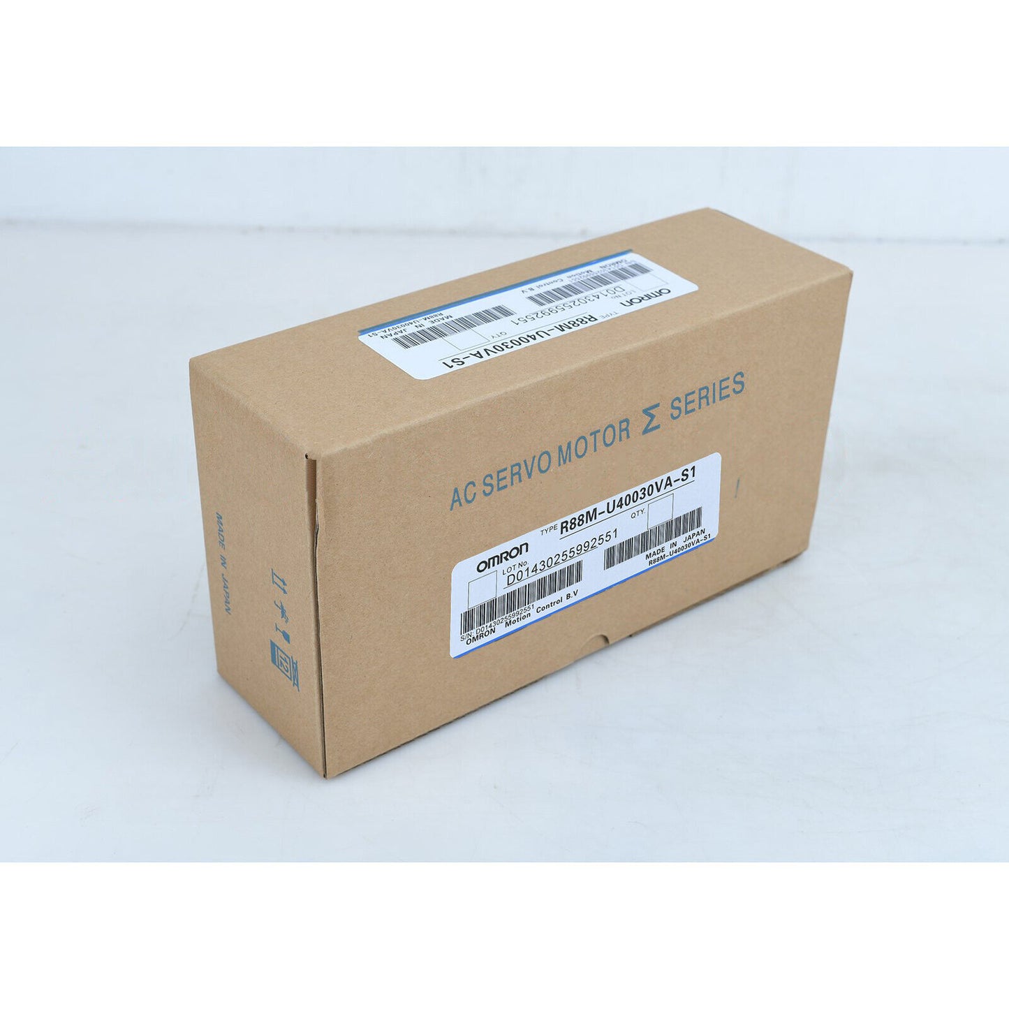 Omron R88M-U40030VA-S1 Servo Motor - OMRON