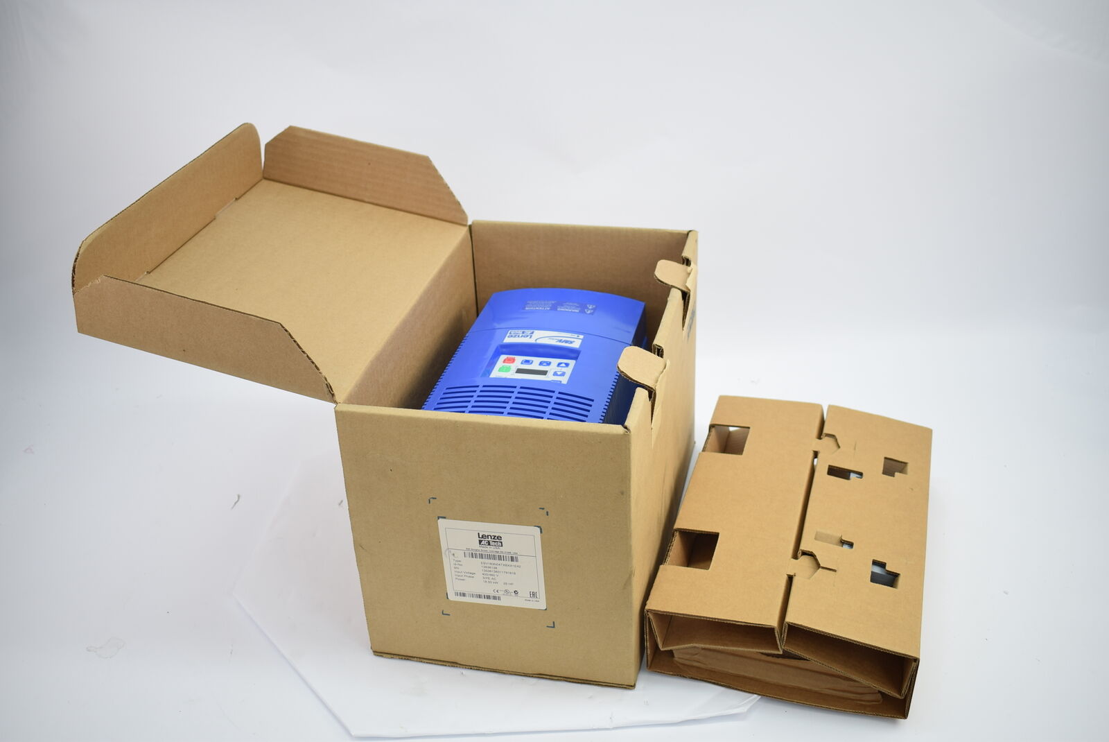 Lenze AC Tech ESV183N04TXBXX1E42 - LENZE