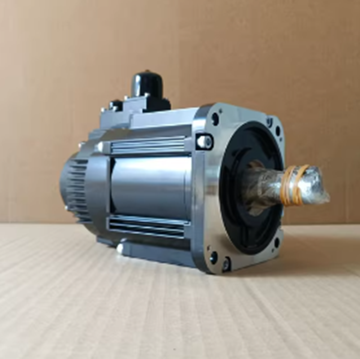 YASKAWA SGMGH-44QCA61 SERVO MOTOR - YASKAWA