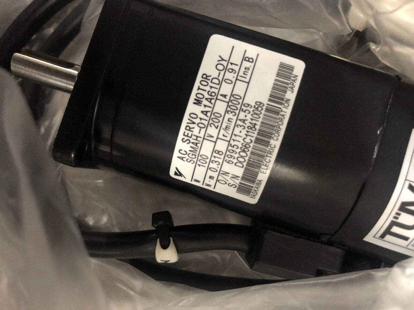 new YASKAWA SGMAH-01AAA61D-OY 100W Rotary Servo Motor - YASKAWA