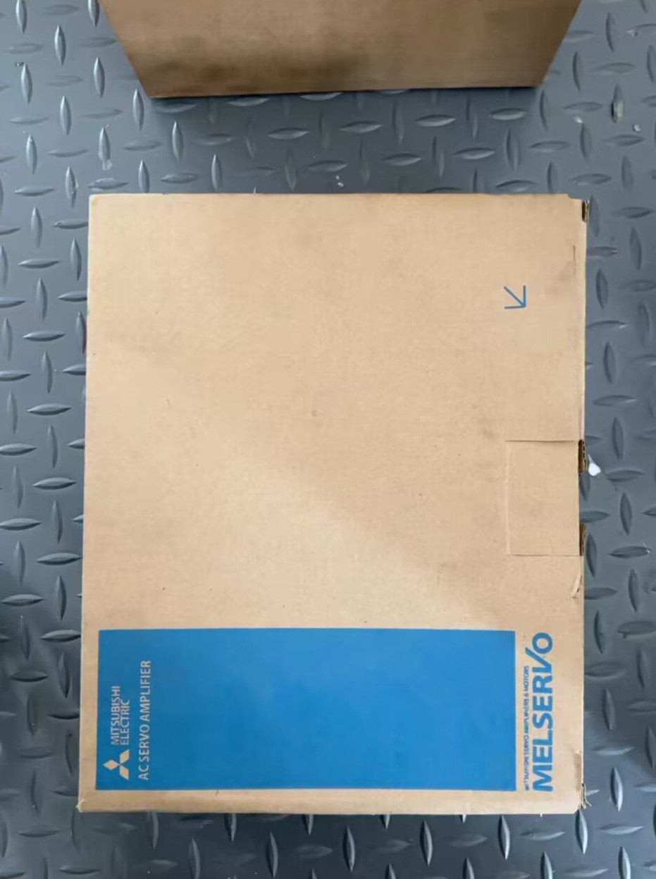 1PCS Mitsubishi MR-J4-100B MRJ4100B AC Servo Drive In Box