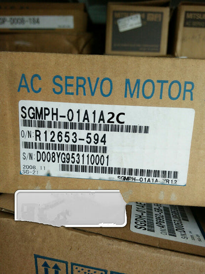 1PC YASKAWA AC SERVO MOTOR SGMPH-01A1A2C