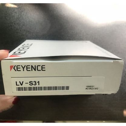 Keyence Fiber Optic Sensor LV-S31, One-Year Warranty - KEYENCE