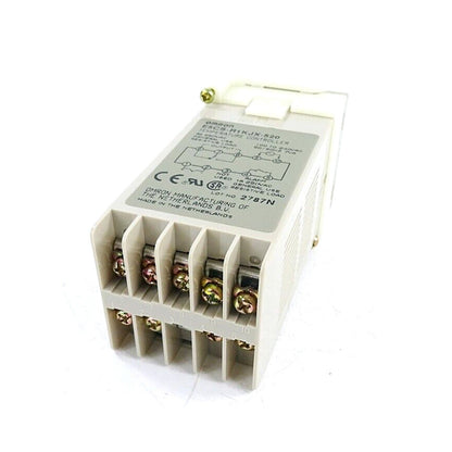 OMRON E5CS-R1KJX-520 Temperature Controller in Box - OMRON
