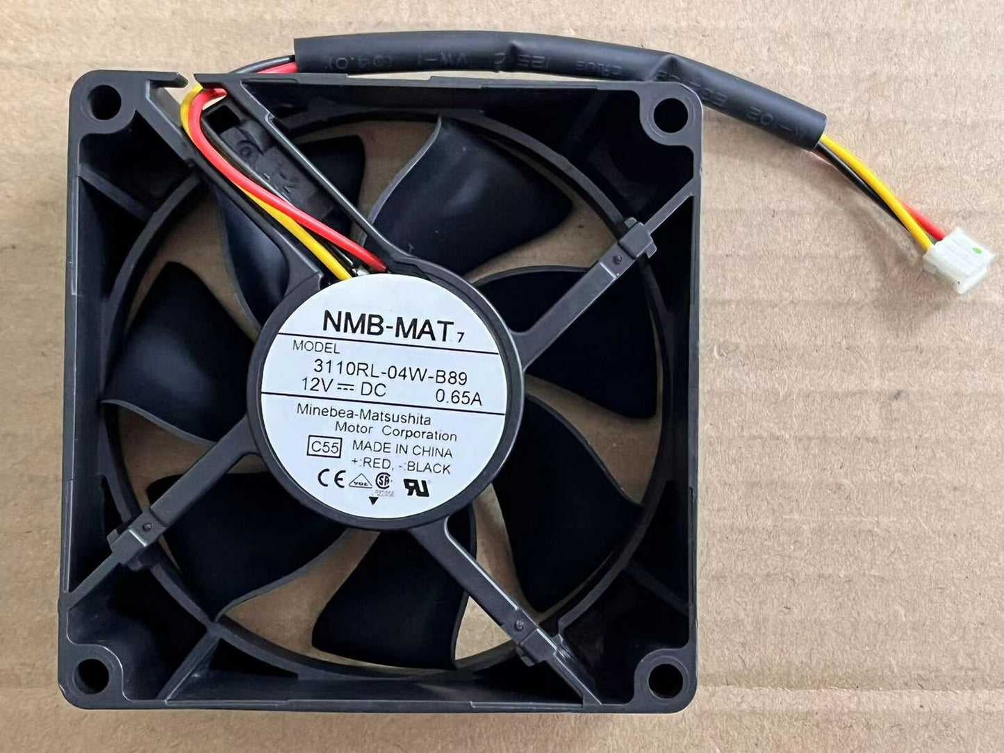 new NMB 3110RL-04W-B89 8CM 12V 0.65A 3pin fan 80*80*25mm