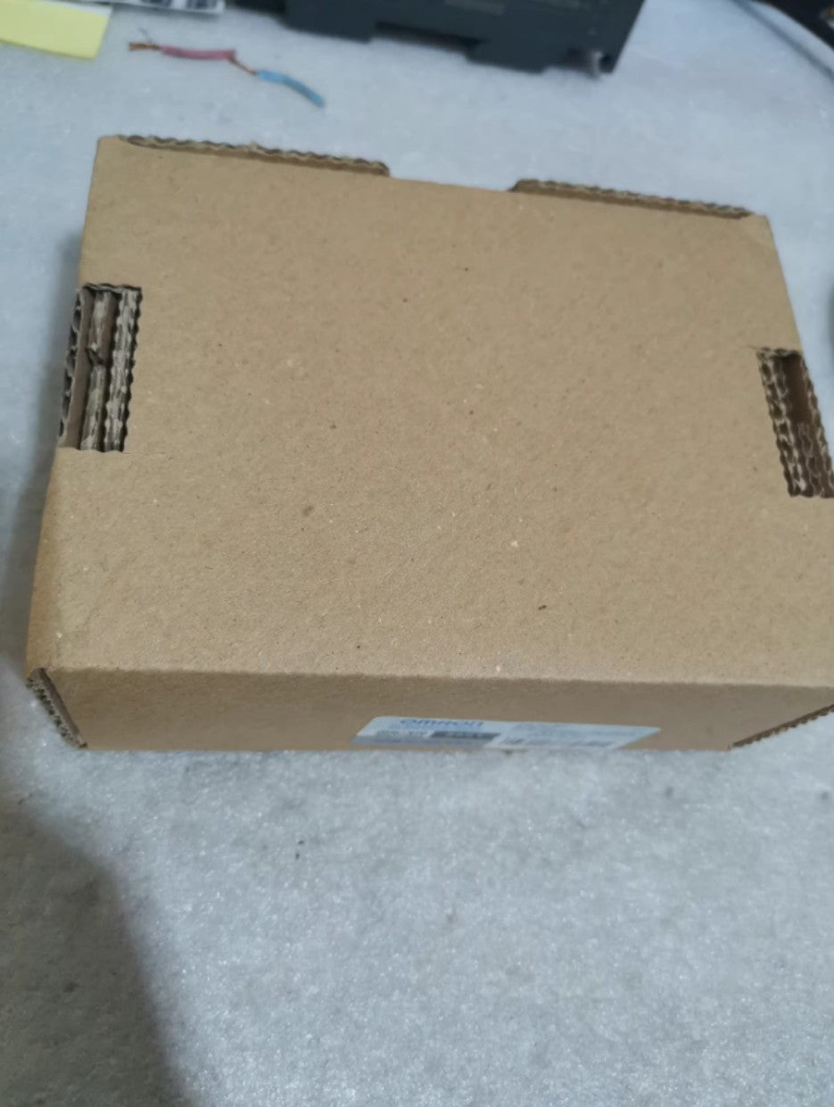 1PCS OMRON CJ1W-AD04U CJ1WAD04U IN BOX