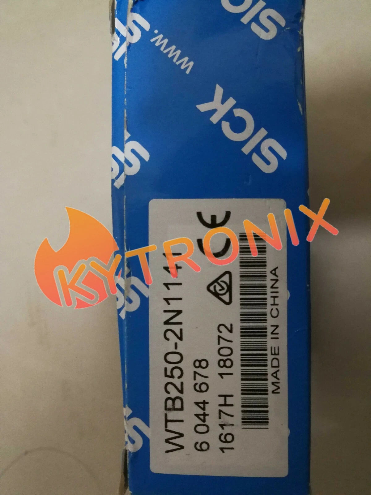 1Pcs SICK 6044678 WTB250-2N1141 Photoelectric switch