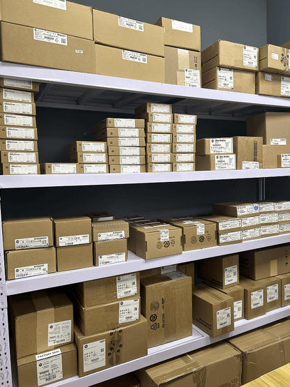 Allen Bradley CompactLogix 16 Pt Module 1769-OB16P - ALLEN BRADLEY