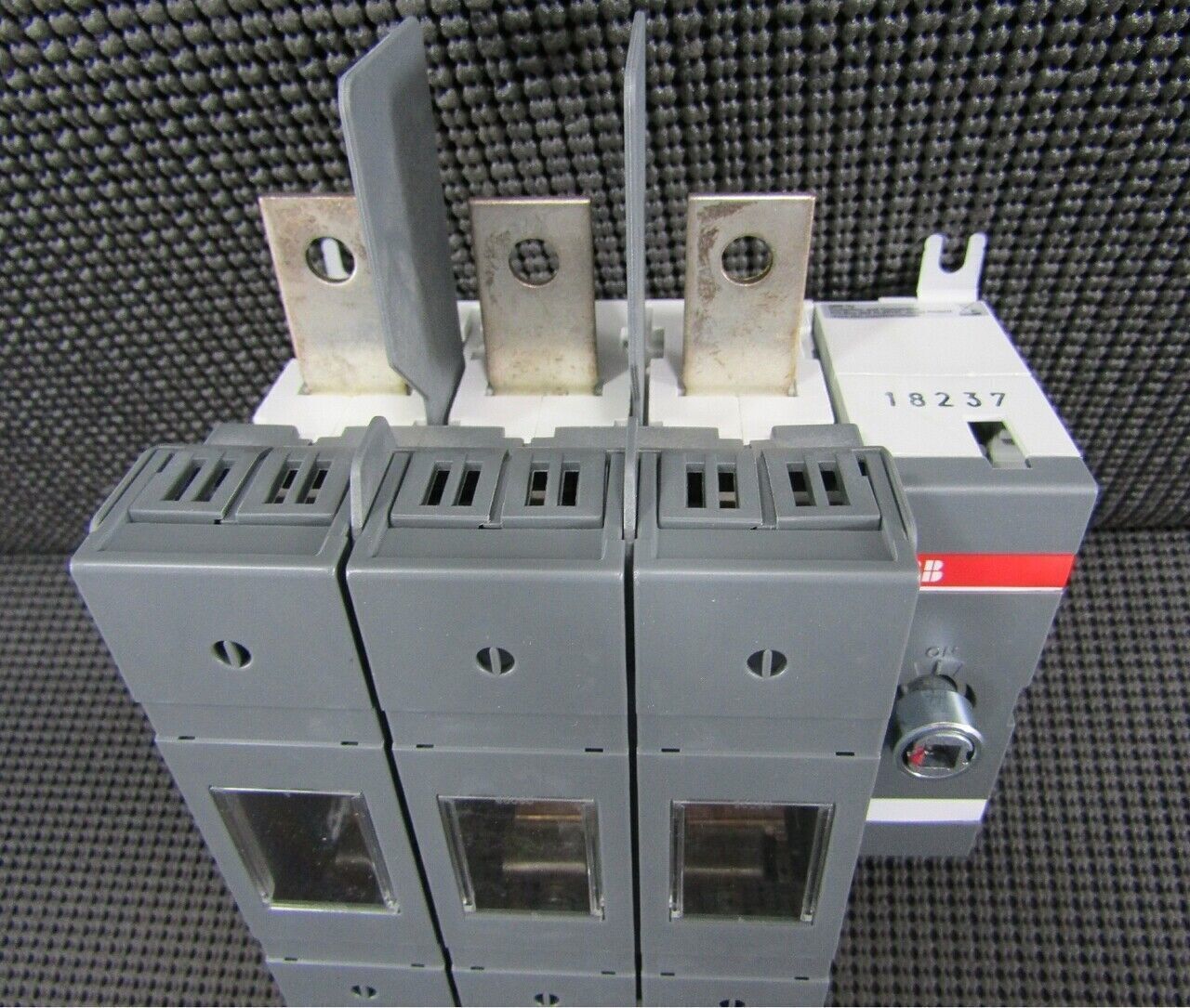 ABB 1SCA121974R1001 OS100GJ30 Fused Switch NEW 1PC ABB