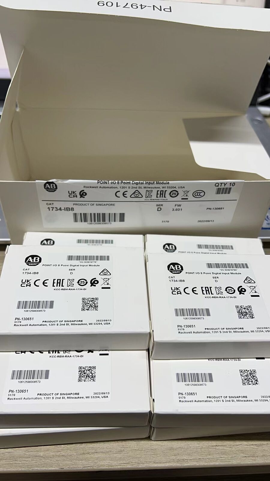 Allen-Bradley 1734-IB8 Digital Input Module - POINT 8 - ALLEN-BRADLEY