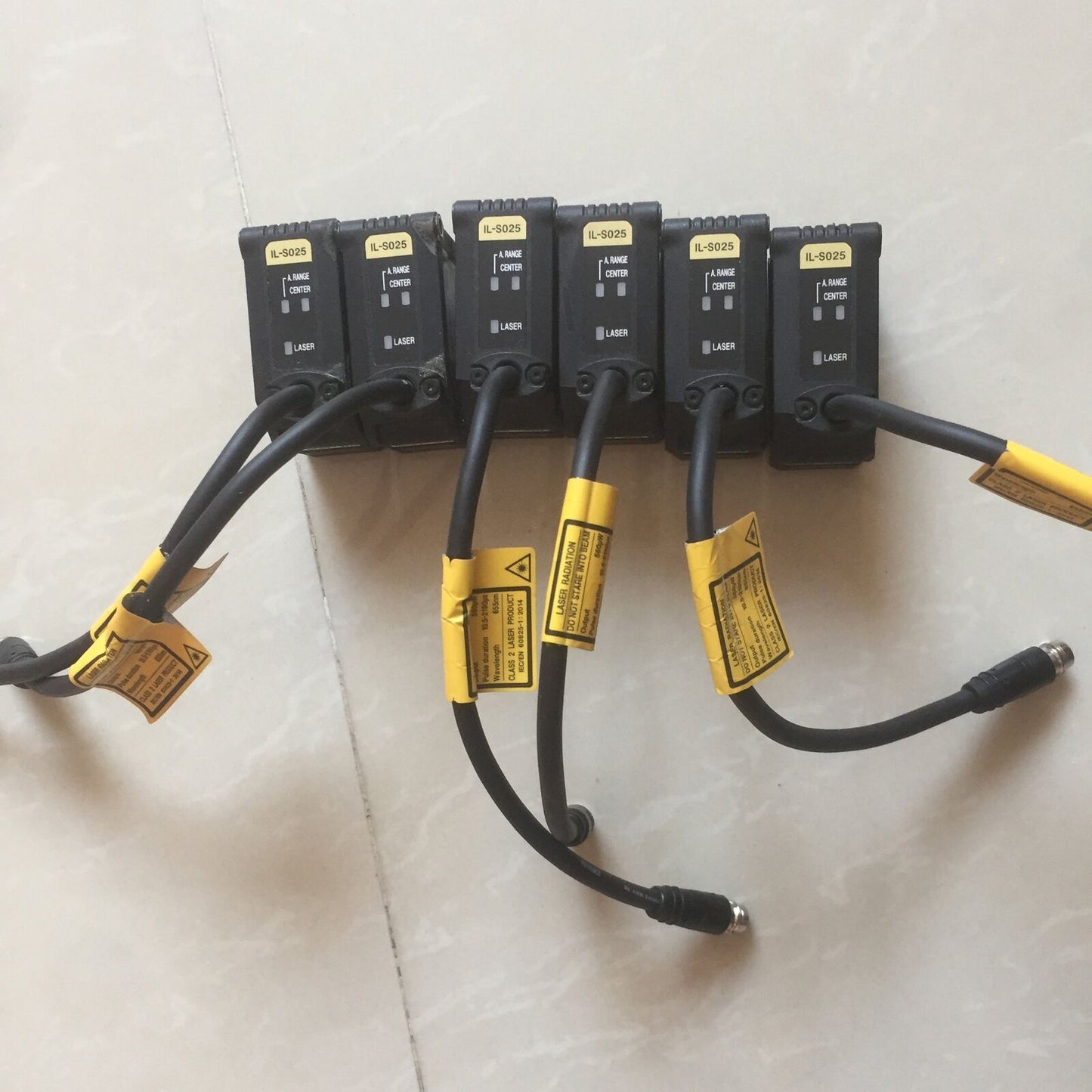KEYENCE IL-S025 Laser Displacement Sensor Used - KEYENCE