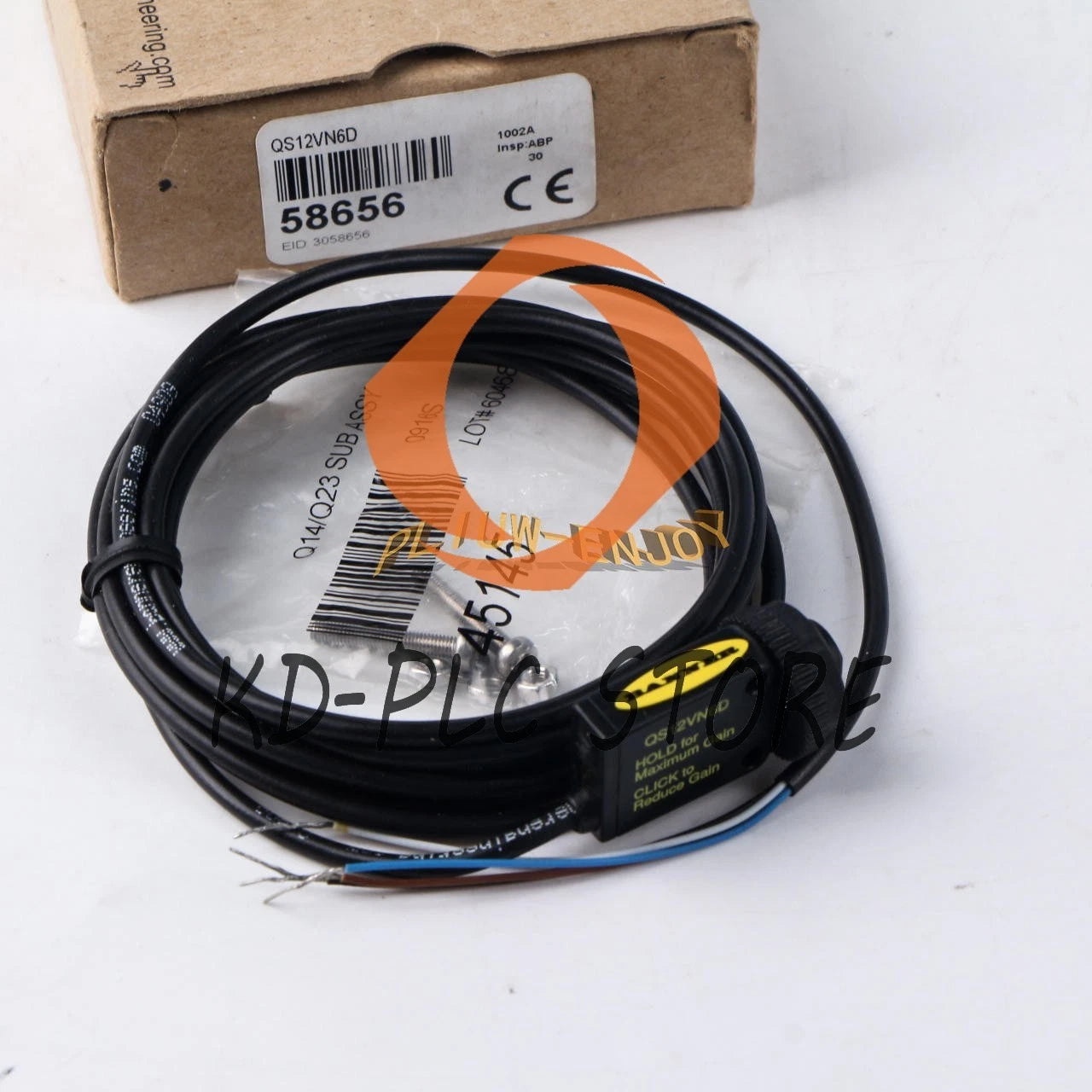 1PCS BANNER QS12VN6D Photoelectric Sensor