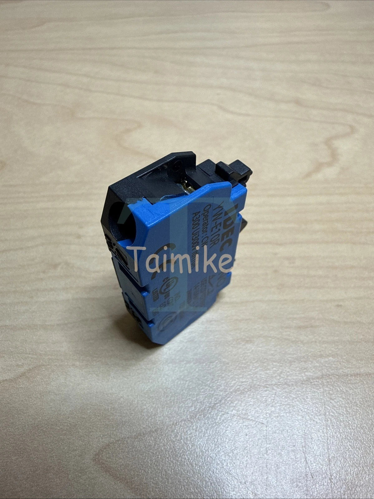 ! IDEC YW-E10R Switch Contact Block YWE10R