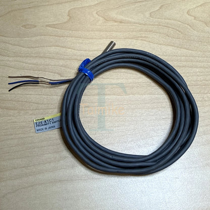 ! Omron E2E-X1C1 Proximity Switch - Open Box