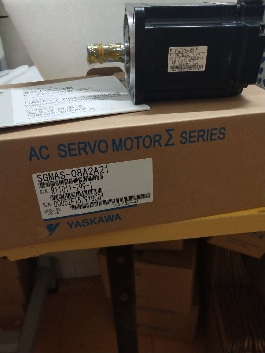 1PC YASKAWA AC SERVO MOTOR SGMAS-08A2A21