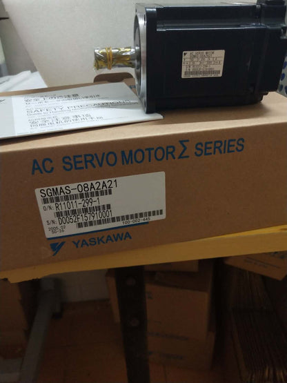 1PC YASKAWA AC SERVO MOTOR SGMAS-08A2A21