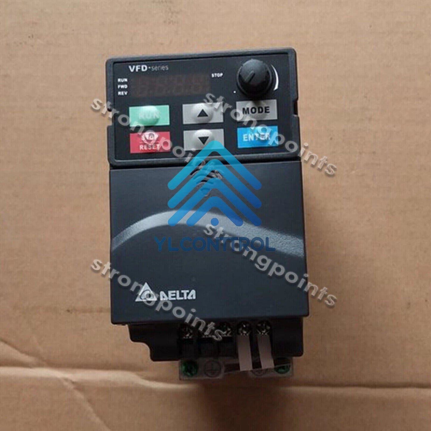 1PCs DELTA VFD007E21T Inverter 220V
