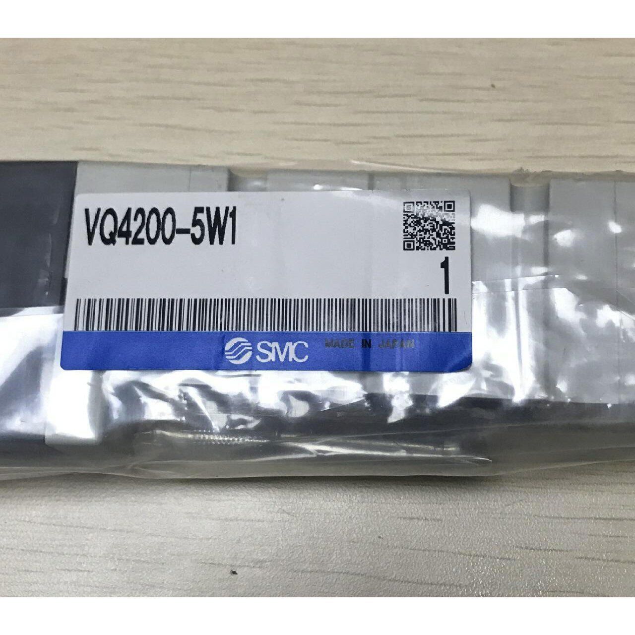 new 1PC SMC VQ4200-5W1 Solenoid Valve VQ42005W1 - SMC