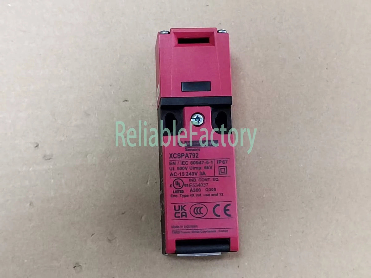 1PC Schneider Telemecanique XCSPA792 safety limit switch