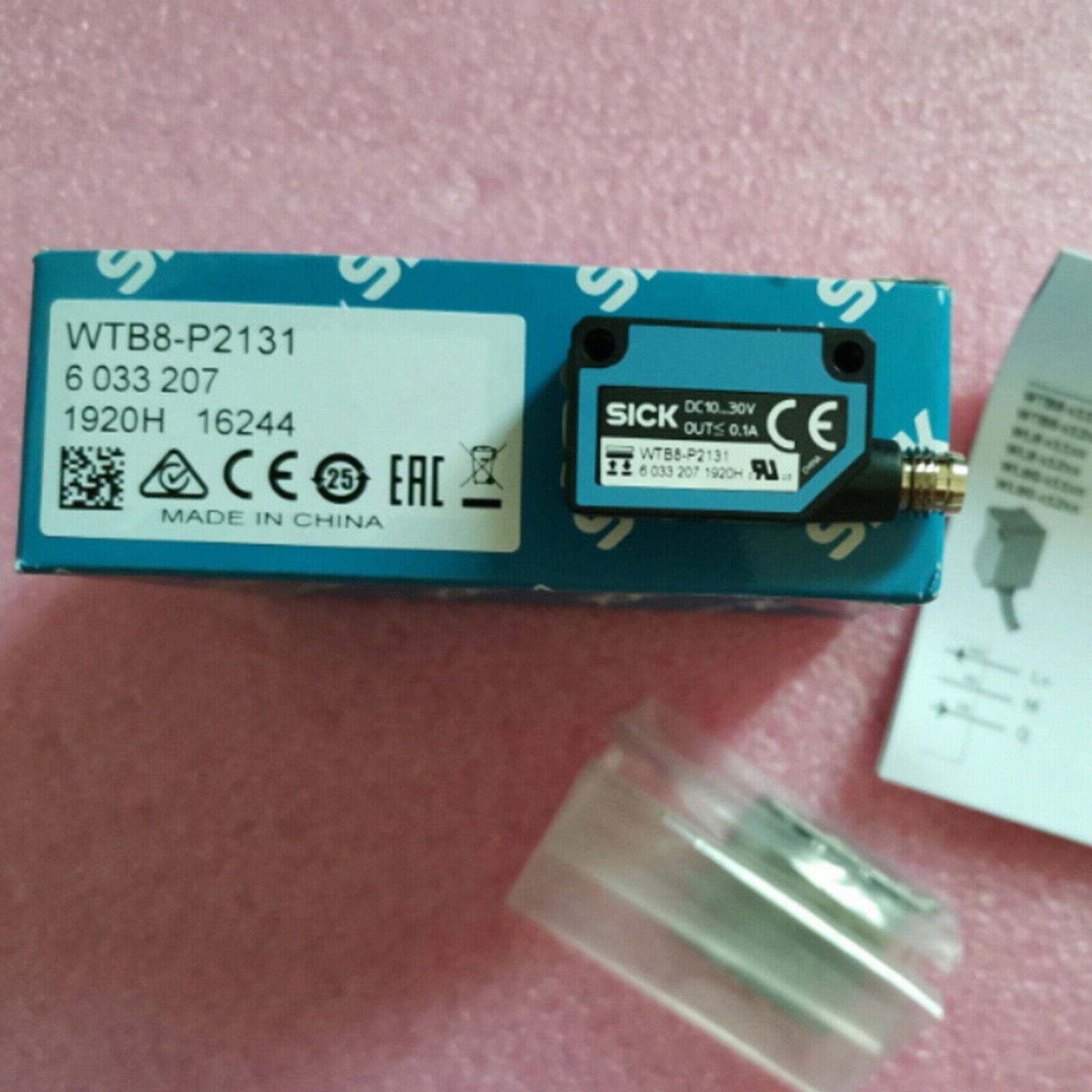 new 1 piece   sick WTB8-P2131 Proximity Sensor ship