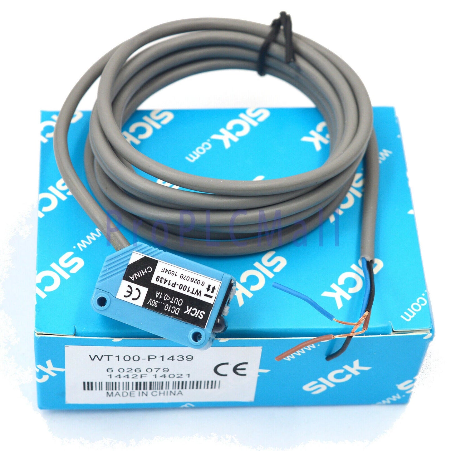 SICK WT100-P1439 Photoelectric proximity sensor ,PNP, 1PCS