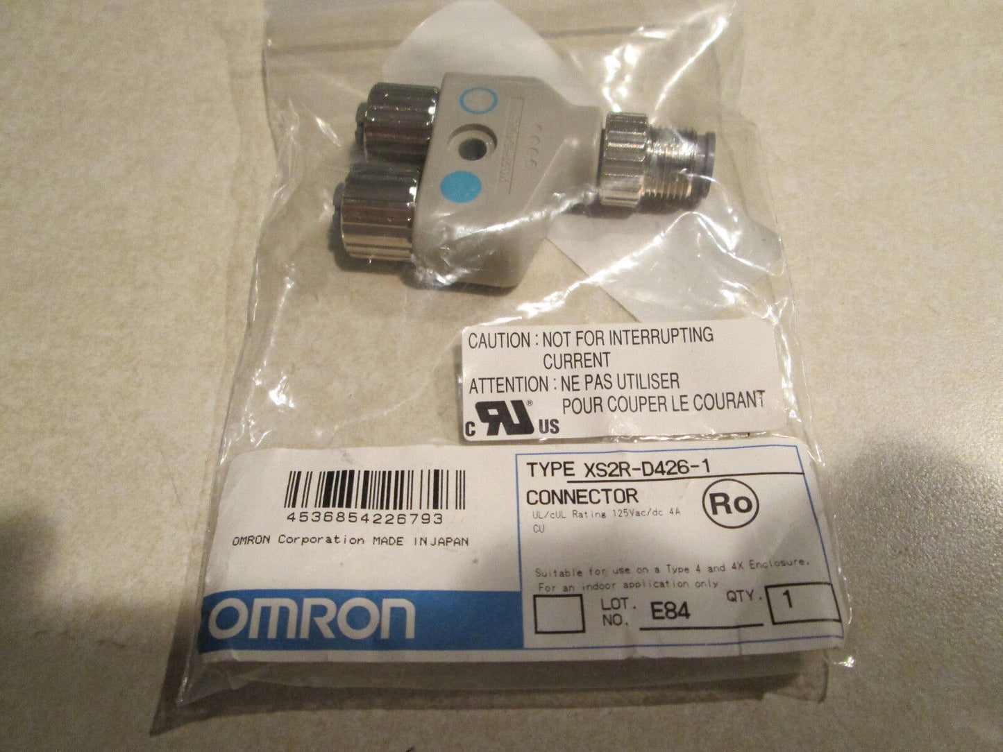 new OMRON connector plug XS2R-D426-1 - OMRON