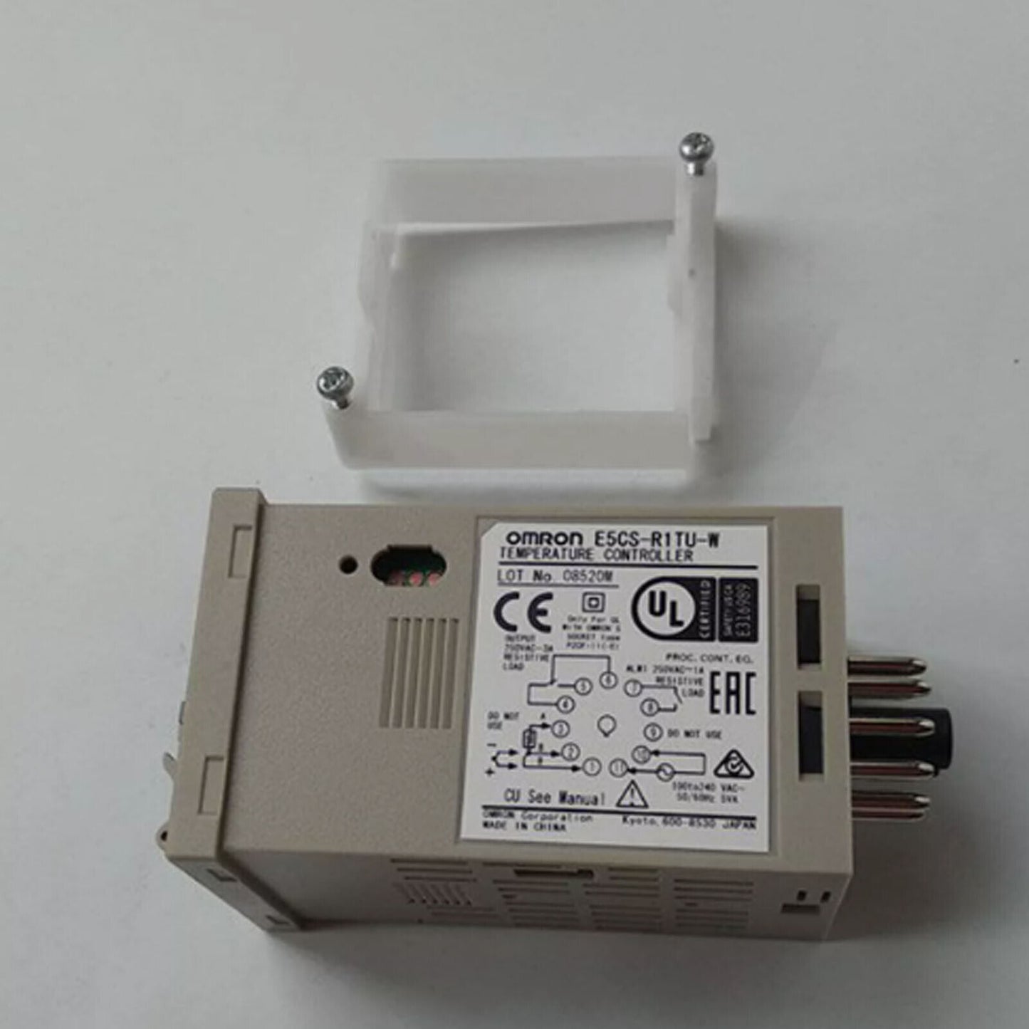 new 1PCS Omron E5CS-R1TU-W E5CSR1TUW - OMRON