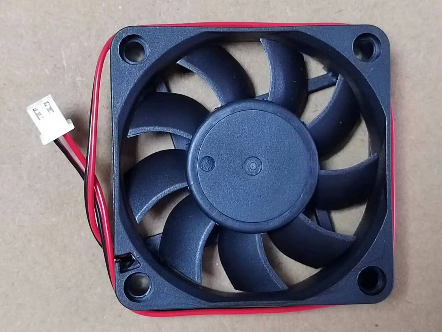 new LONG CHANG LC6015S 14V 0.15A 60*60*15MM 2-wire cooling fan