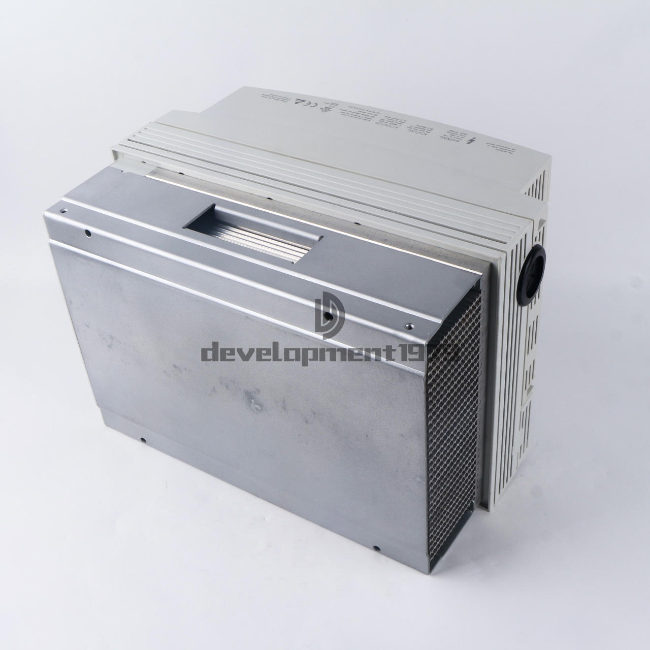 new ONE Lenze E82EV223K4B241 E82EV223-4B241 Frequency Inverter Converter - LENZE