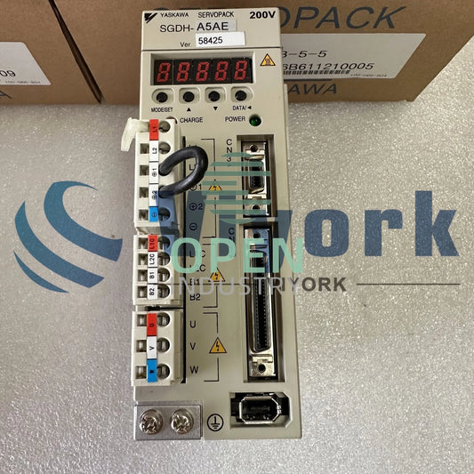 1PCS Yaskawa SGDH-A5AE SERVO DRIVE 200-230V IN 0-230V 50W