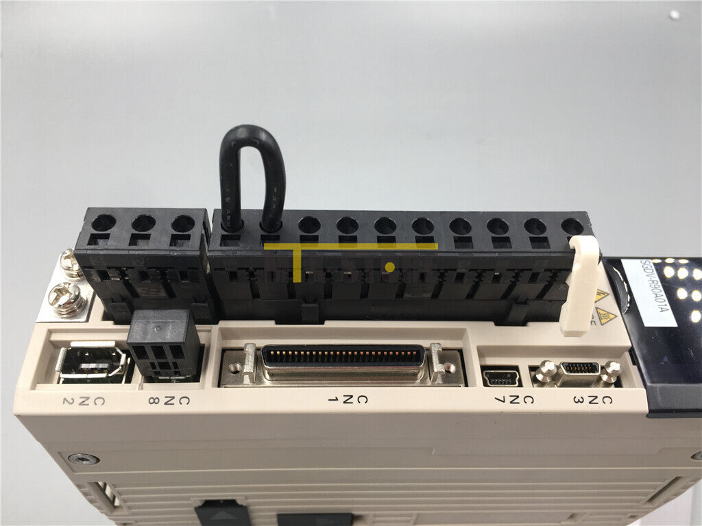 1pcs Yaskawa Servo Drive SGDV-R90A01A