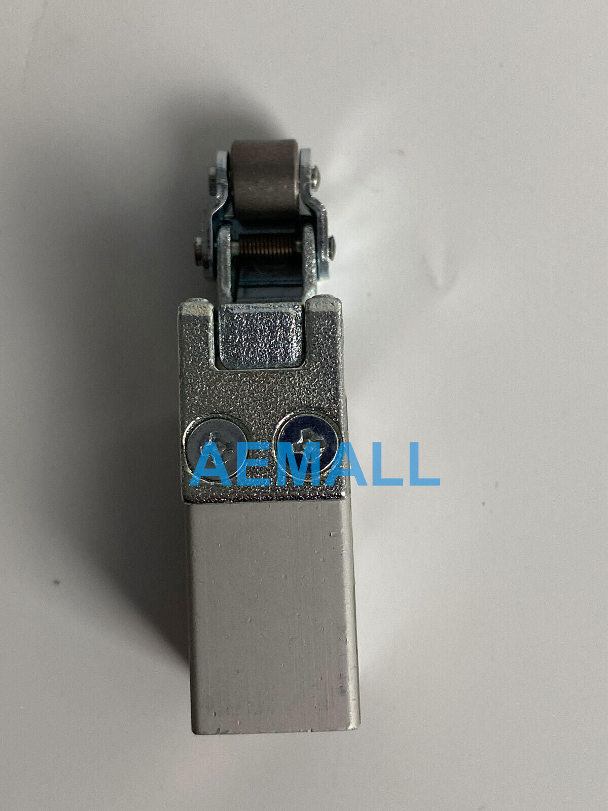 1pcs  Festo L-3-M5 3628 Toggle Lever Valve with Idle Return