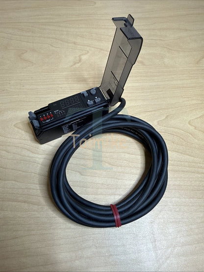 ! Keyence CZ-V21AP 4 Channel Switch Sensor Amplifier
