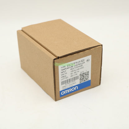OMRON E5CS-R1KJX-520 Temperature Controller 1/16 DIN with Relay Output