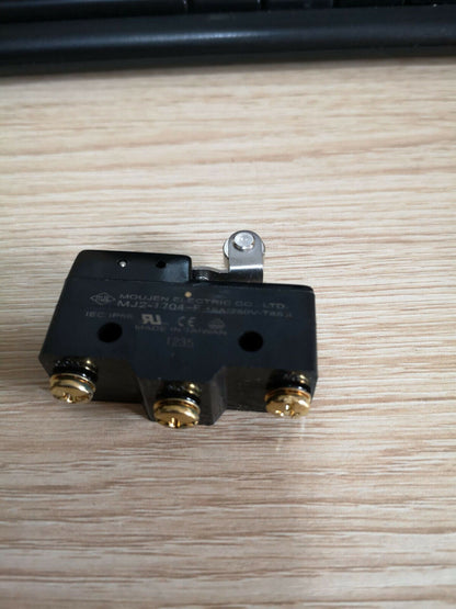 new 1PC Moujen MJ2-1704-F Limit Switch *TT - MOUJEN