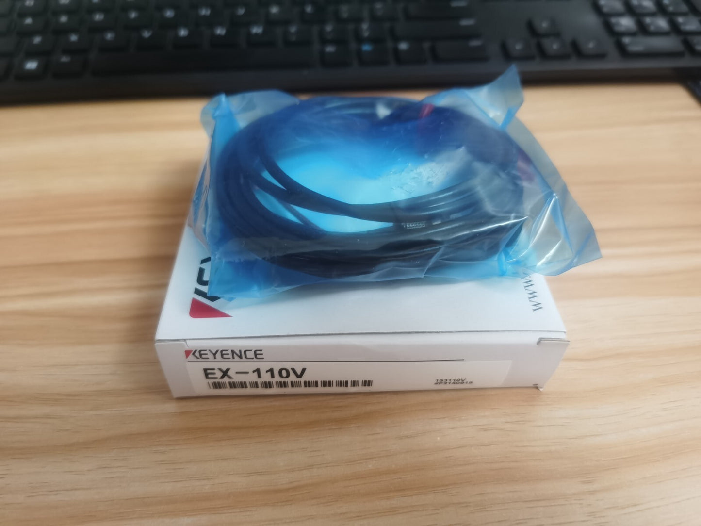 1PC  Keyence EX-110V EX110V Sensor In Box Free Shipping  *TT