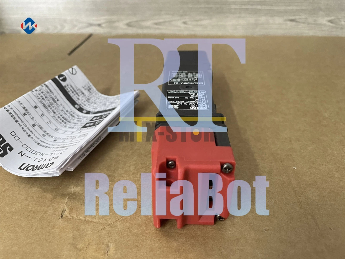 1PCS OMRON safety door switch D4SL-N2NFA-D4