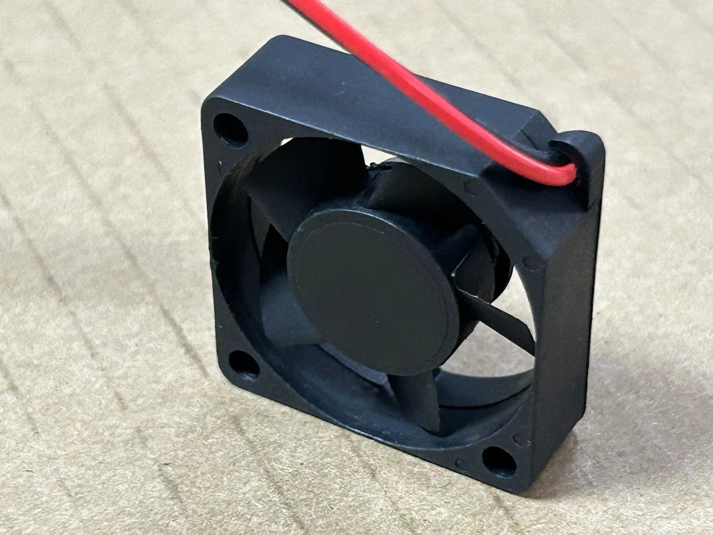 new Sunon 30mm x 10mm Fan 5V DC 2 Pin GM0503PFV2-8