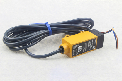 Omron E3S-R1B4 Photoelectric Switch 12-24VDC E3SR1B4 - OMRON