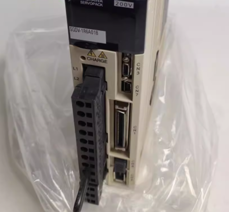 1PC  Yaskawa SGDV-1R6A01B Servo Driver ping