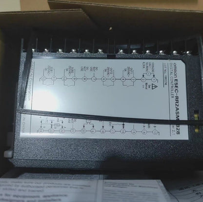 1PC  Omron E5EC-RR2ASM-828 Temperature Controller 100-240VAC  Free Ship
